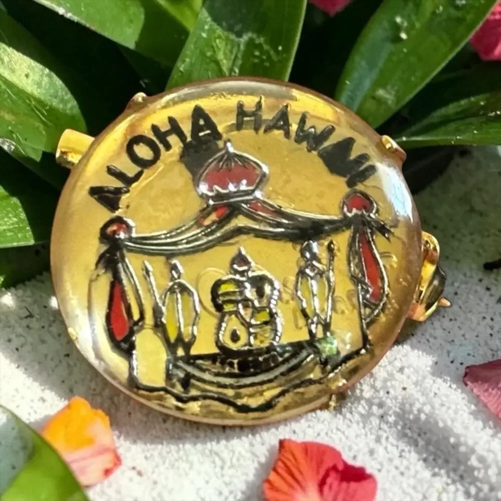 Vintage Aloha Hawaii Curved Glass Scenic Souvenir Brooch Gold Tone Enamel Pin